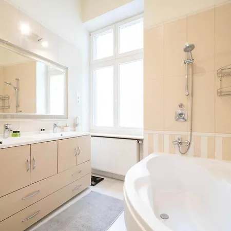 Chic & Getaway Dob 20 Апартаменты *