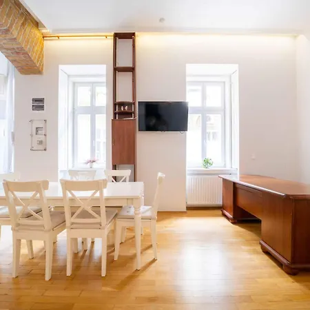 Chic & Getaway Dob 20 *