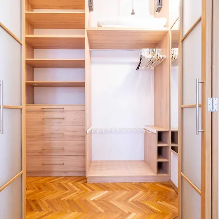 Chic & Getaway Dob 20 *