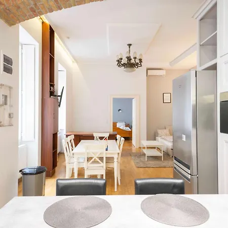 Chic & Getaway Dob 20 *