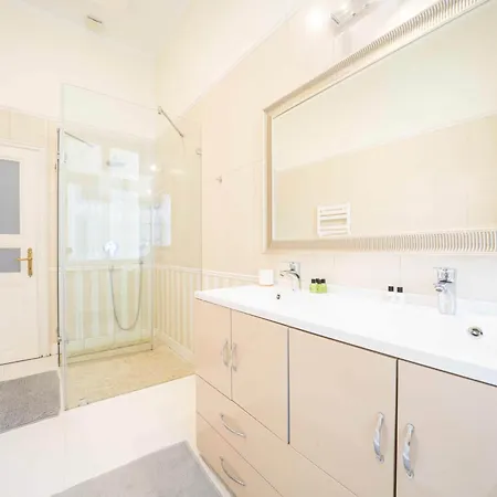 Apartamento Chic & Getaway Dob 20 *